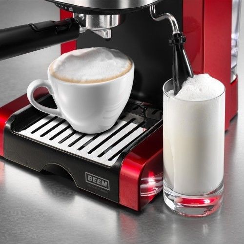 Vaporiser et capuccino avec Beem parfait Espresso Crema